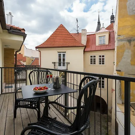 Empirent Old Town *